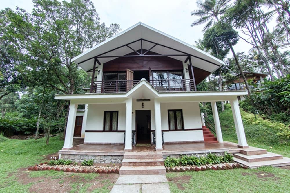 Carmelia Haven Resort Thekkady Exterior photo
