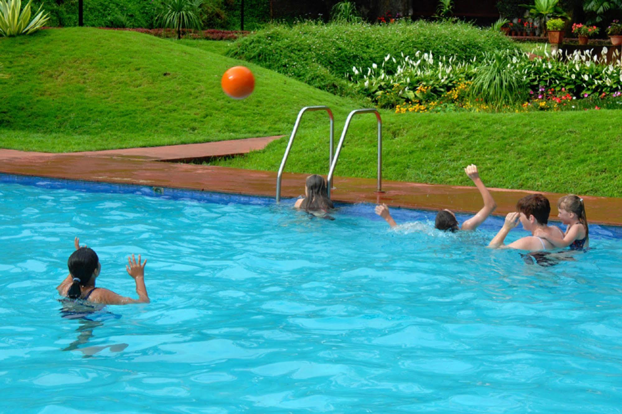 Carmelia Haven Resort Thekkady Exterior photo